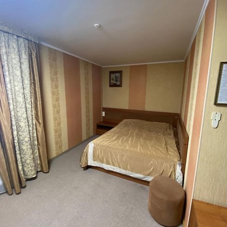 Візит Hotel Bushtyno ภายนอก รูปภาพ