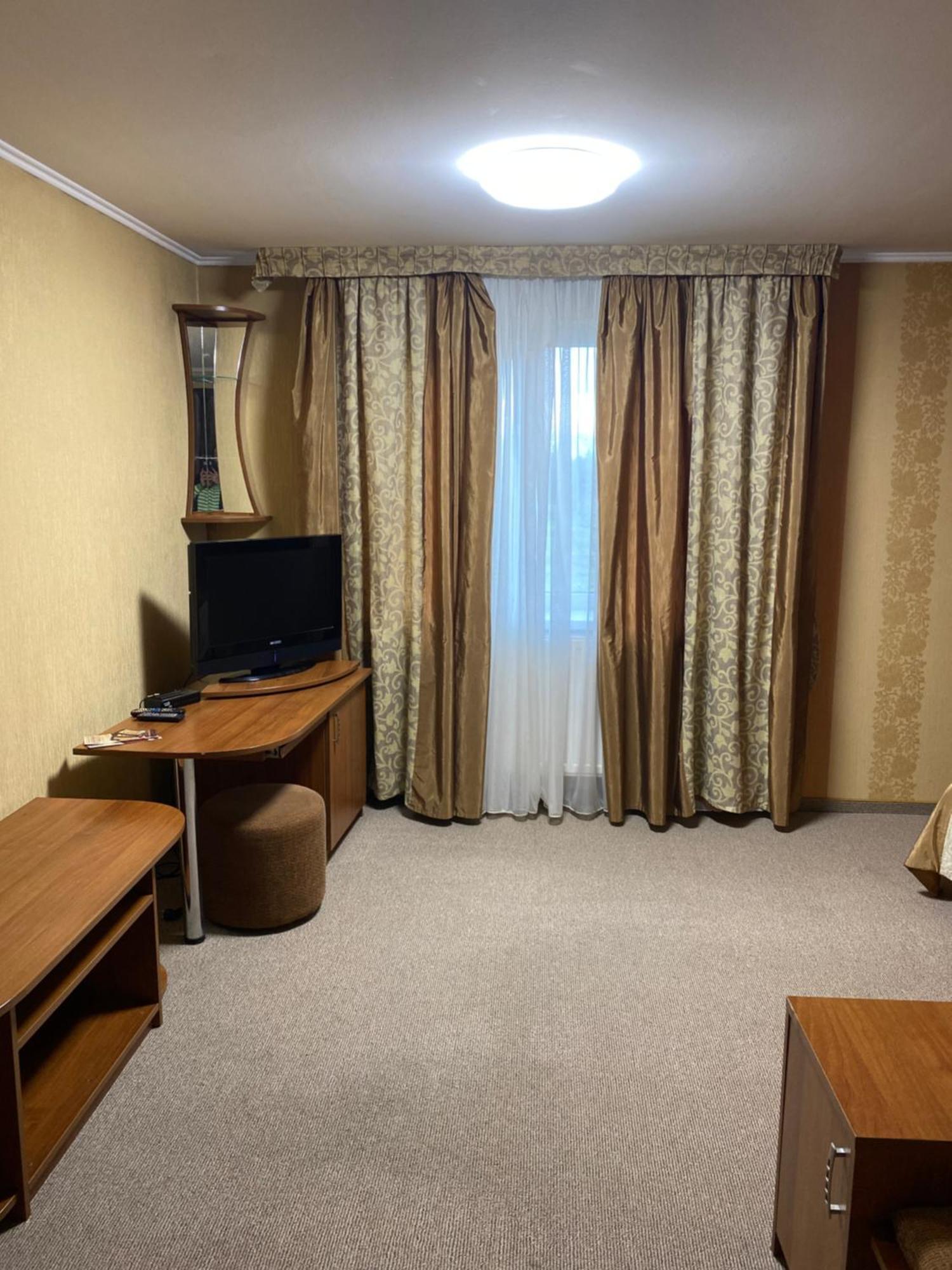 Візит Hotel Bushtyno ภายนอก รูปภาพ